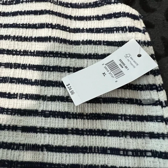 Old Navy Black and White Striped Blouse - Picture 4 of 4